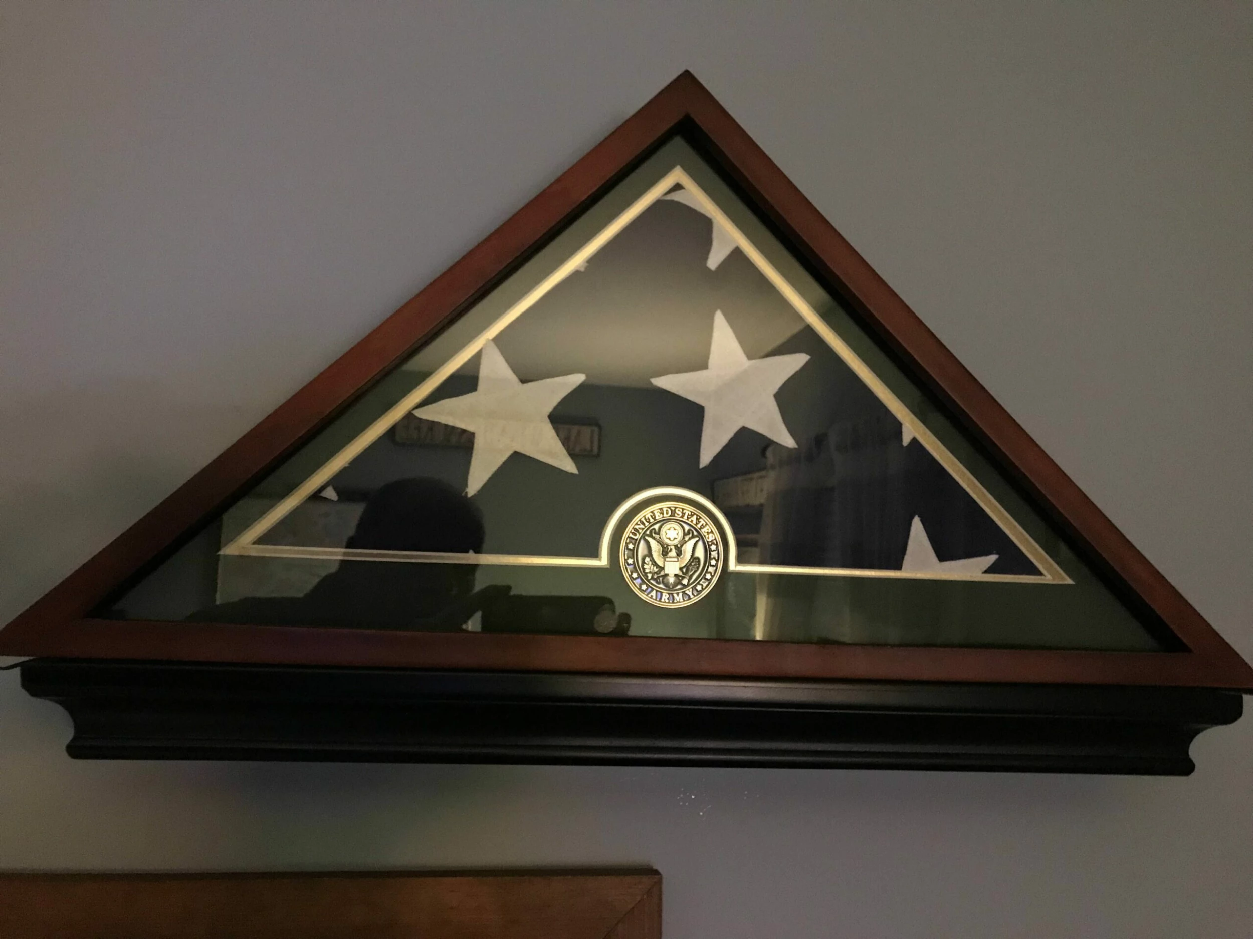 U.S. Flag Display Case With U.S. Army Medallion 3 U.S. Flag Display Case With U.S. Army Medallion - Image 3