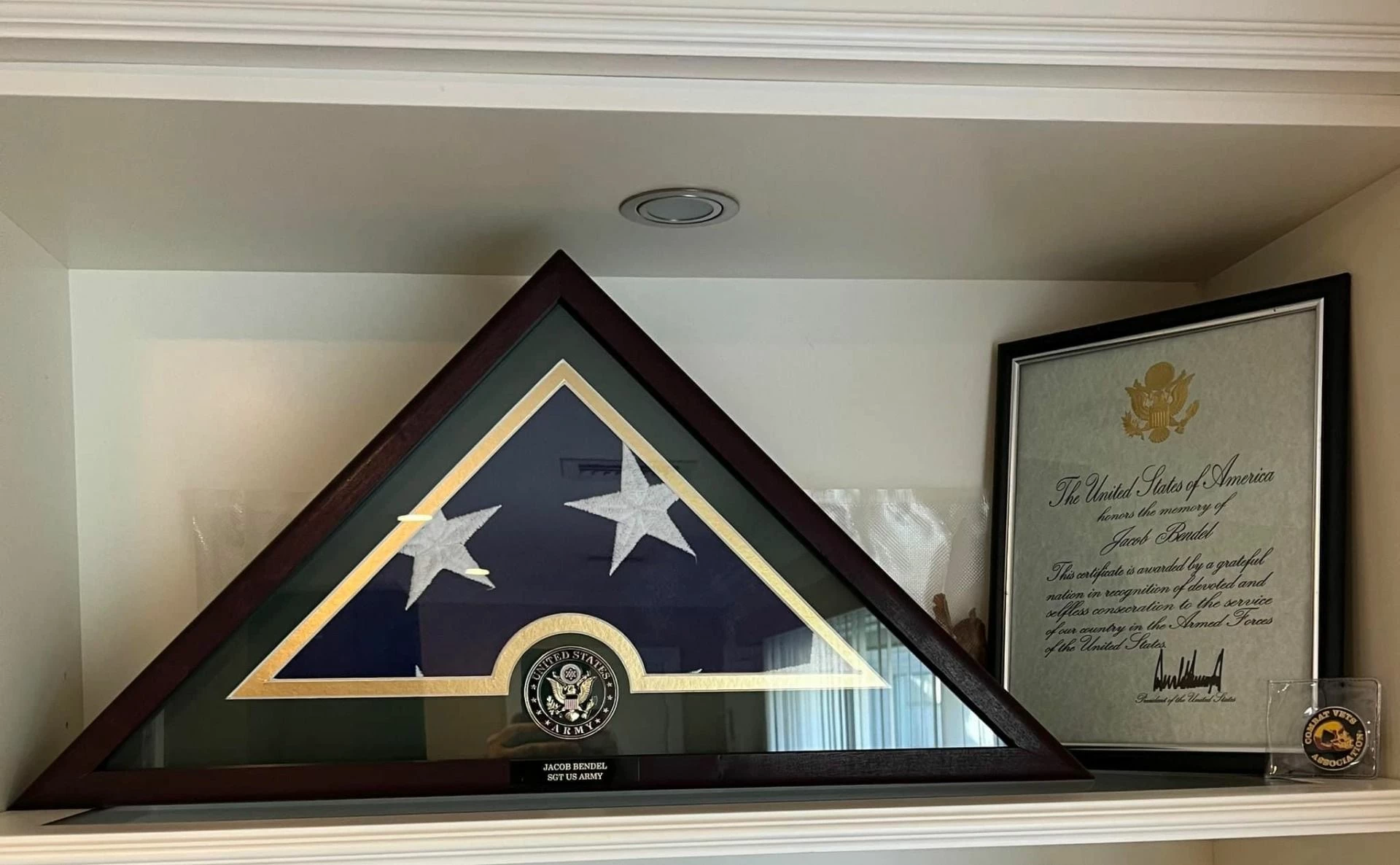 U.S. Flag Display Case With U.S. Army Medallion 4 U.S. Flag Display Case With U.S. Army Medallion - Image 4